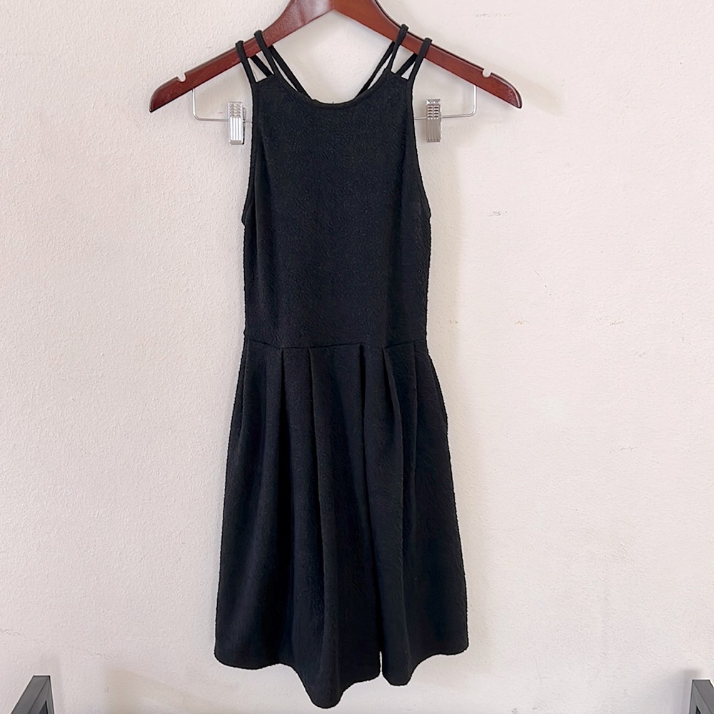 SO Black Pocket Dress